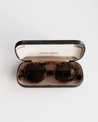 SS1990 GIORGIO ARMANI SUNGLASSES ジョルジオアルマーニ　1990年　 archive アーカイブ　campaign サングラス　アイウェア　90s アルマーニ　ヴィンテージ　メガネ　眼鏡　べっ甲のサムネイル