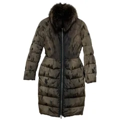 美品 MONCLER GAMMEROUGE モンクレール ガムルージュ NAM-SIN GIACCONE レオパード ロングダウンコート サイズ0 カーキ レディース 古着 中古 USEDのサムネイル