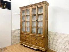 ◆ヴィンテージ風 大型 ガラスキャビネット 食器棚 杉古材 カップボード カフェ風 本棚 ブックケース 木製 検)クラッシュゲート (畑1640)