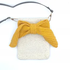 【ハンドメイド】スマホショルダー　リボン　かぎ針