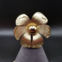 KENZOゴールドカラー フラワーモチーフ ピンブローチ - メルカリ