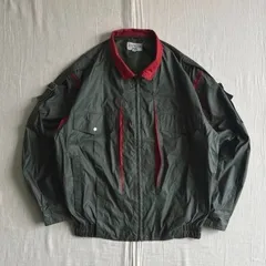 ～90s　vintage　ヴィンテージ古着　フルジップアップ　襟付きブルゾン　短丈フライトジャケット　ボンバージャケット　薄手ナイロン生地　配色切り替え　バイカラー　カーキ×レッド　肩ベルト　フラップポケット　Y2K　C-BOY　bomber jacket