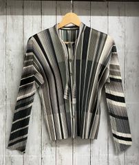 pleats please ブラック シャツ PP55JJ101 サイズ3 - メルカリ
