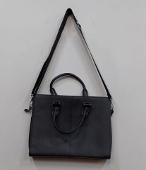 美品】2way レザートートバッグ ショルダー A4入る 仕切りにクッション 