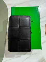 未使用級】 ボッテガヴェネタ 折り財布 カセット レザーブラック IC