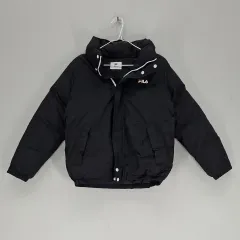 FILA キッズ 140 ダウンジャケット 2020 秋冬 ブラック 64609のサムネイル