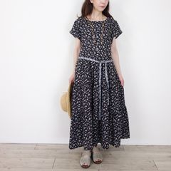 夏のフルーツプリント フレンチギャザーワンピース コン - メルカリ