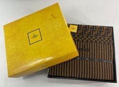 okumami 様専用 FENDI ハーフ毛布 手袋柄レア - メルカリ