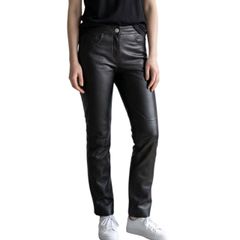 レ*ネ様 CHANEL BOUTIQUE レザーショートパンツ ラムスキン 36 - メルカリ