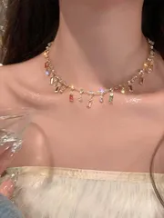 ジュエリー レディース ネックレス 1個/2個 虹色の蝶水晶タッセルネックレス、高級ミニブランドデザイン、エレガントな重ね付けチョーカーネックレス、女性の結婚式、パーティー、休日の服装に適しています