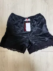 マルディ メクルディ レイ レース ショーツ ブラック F