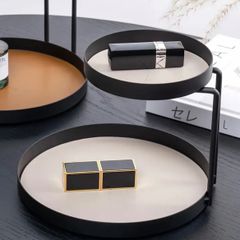 素材の良さを引き立たせるシンプルデザインのシェルフ杉工場セノヴィ