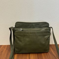 イタリア製】ベッティーナ クロコ型押し ショルダーバッグ オリーブ 