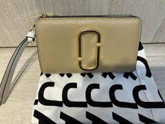MARC JACOBS スヌーピー 二つ折り財布 イエロー - メルカリ