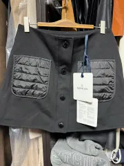 MONCLER(モンクレール) スカート XS (新品)のサムネイル