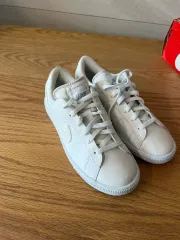 225mm 新品 NIKE 白 靴のサムネイル
