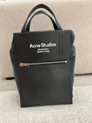 Acne Studios ベイカー アウト ミニ トートバッグ ブラックのサムネイル