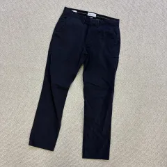 30X32 Calvin Klein スリムフィット ズボン 0529Dのサムネイル
