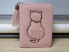 (新品)ピンク猫パータン二つ折り財布のサムネイル