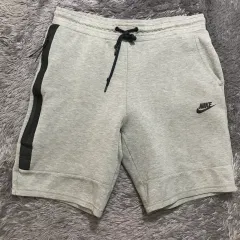 L ナイキ(NIKE) テック フリース ショーツp223
