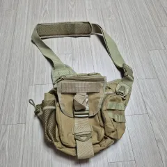 ミリタリー クロスバッグ バッグ ヒップバッグ可能のサムネイル