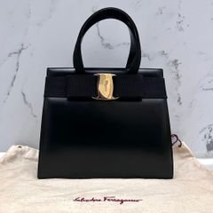 ◇極美品◇ルブタン パネトーネ スパイクスタッズ長財布 シボ革