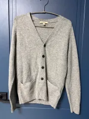 UNIQLO ラムウール グレー カーディガン