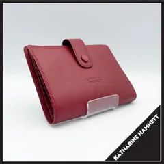 KATHARINE HAMNETT（キャサリンハムネット） 二つ折り財布 ベルト留め ロゴ型押し 小銭入れあり レザー 本革 ワインレッド ボルドー バーガンディ 赤 ミドルウォレット コンパクト レディース メンズ ギフトのサムネイル