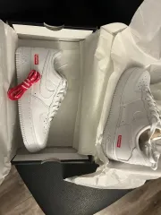 正規品 230サイズ Supreme エアフォース 1 ロー 白 NIKE