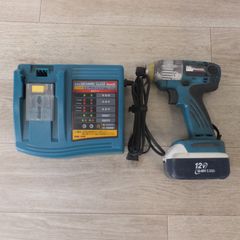 マキタ 充電式インパクトドライバ TD122D 充電器 バッテリ（2本付 