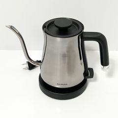 希少品 BALMUDA KO2A-CR バルミューダ 電気ケトルステンレス電気ポット 湯沸かし器電気やかん 空焚き防止機能限定カラークローム