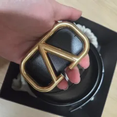 ヴァレンティノ V ロゴ ベルト ブラック/GOLDのサムネイル
