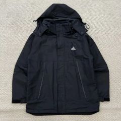美品 adidas PRSVE マウンテンジャケット メンズ Mサイズ ブラック 