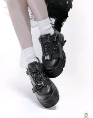 新品未開封】真中まな✖️merry jenny コラボスニーカー - メルカリ