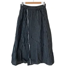 美品 23SS pas de calais パドカレ 先染めストライプ スカート 36 ブラック グレー レディース 古着 中古 USEDのサムネイル