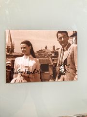 オードリー・ヘプバーンとグレゴリーペック直筆サイン入り超大型写真