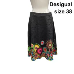 □ デシグアル Desigual フレアスカート ひざ丈 レース プリント 黒地 マルチカラー 38 M レディース Z6C506のサムネイル
