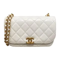 ☆シャネル ショルダーバッグ フラップフォンケース AP3373 マトラッセ ラムスキン ココマーク ホワイト ゴールド金具 CHANELのサムネイル