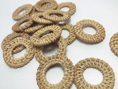 ビーズクラブ ラタン ブラウンリング 3個 38mm 籐 ハンドメイドパーツ 夏 チャーム キーホルダー ネックレス ピアスのサムネイル