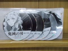 [디스크 전용] DVD 귀멸의 칼날 대장장이의 사토편 전 6 권 * 재킷 결품 렌탈 낙하 케이스 없음 발송 ZY4786