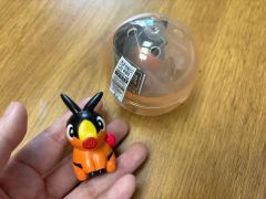 ピングー フルーツフィギュア パイナップル - メルカリ