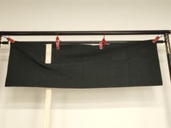 平和屋着物○男性 色紋付 檜垣地紋 灰黄緑色 正絹 逸品 未使用