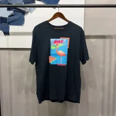 (105) ナイキ エア カジュアル フラミンゴ プリンティング ブラック 半袖 Tシャツ