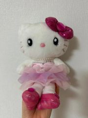サンリオ　ハローキティ　お姫様　王冠　マント　ぬいぐるみ サンリオ ハローキティ お姫様 王冠 マント ぬいぐるみ - メルカリ