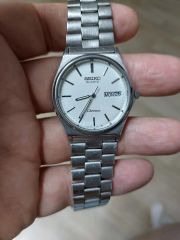 74 SEIKO QUARTZ QT アラビア数字白文字盤 ◎ガラス新品稼動品 - メルカリ