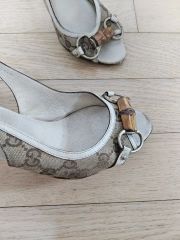 美品 GUCCI グッチ サンダル ヒール GG キャンバス 24 ミュール 美品 GUCCI グッチ サンダル ヒール GG キャンバス 24 ミュール | Mercari