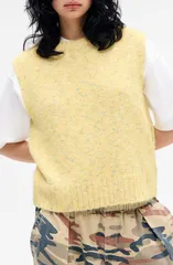 アーバンアウトフィッターズ レディース アウター ベスト セーター BDG Urban Outfitters Arizona Nep Sweater Vest Yellow イエローのサムネイル