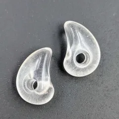 勾玉 クリスタル 2個 約17×11mm 穴径約3mm クリア 水晶 天然石 魔除け お守り 厄除け スピリチュアル パワーストーン ビーズクラブ