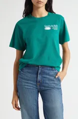 スポーティ アンド リッチ レディース トップス Tシャツ グラフィック Sporty Rich Gender Inclusive Invitational Graphic TShirt Alpineのサムネイル