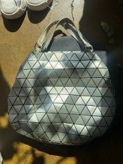 BAO BAO ISSEY MIYAKE リュック ホワイト - メルカリ